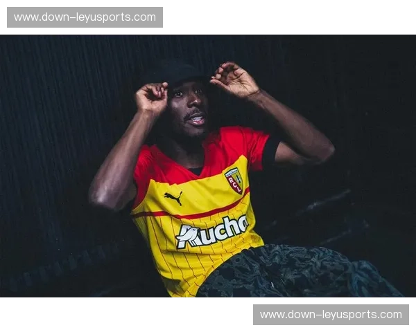 朗斯22轮仅失17球 钢铁防线成登顶榜首最大本钱